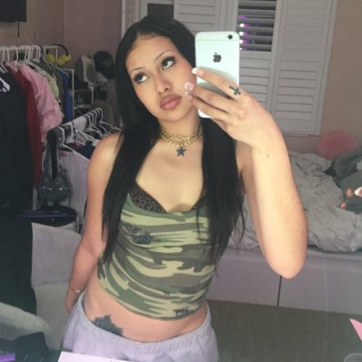 BAELENCII's tweet photo. #NewProfilePic https://t.co/p8FiRm6NJA