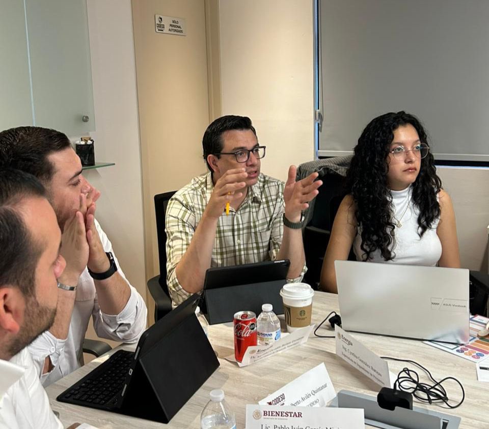 Impulsar energías limpias también es mejorar la vida de las familias.

Avanzamos en Techos Solares para el Bienestar, un programa de la <a href="/SENER_mx/">SENER México</a> que, en conjunto con CODESO, busca llevar energía solar a quienes más lo necesitan, beneficiando hasta a 15 mil personas en el estado.