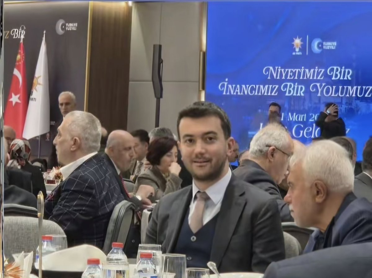 BHHHY2025's tweet photo. AK Parti Genel Merkezın de Cumhurbaskanımız Sn @RTErdogan  iftar yemeğine 27.Gazıantep M.vekilimiz @yukselmuslum27 de katılım sağladı
#RamazandaAnkara
#MilletimizleYolumuzBir
@abuyukgumus @abdulhamitgul @fmfedaioglu @FatmaSahin https://t.co/nc5bJkXOzW