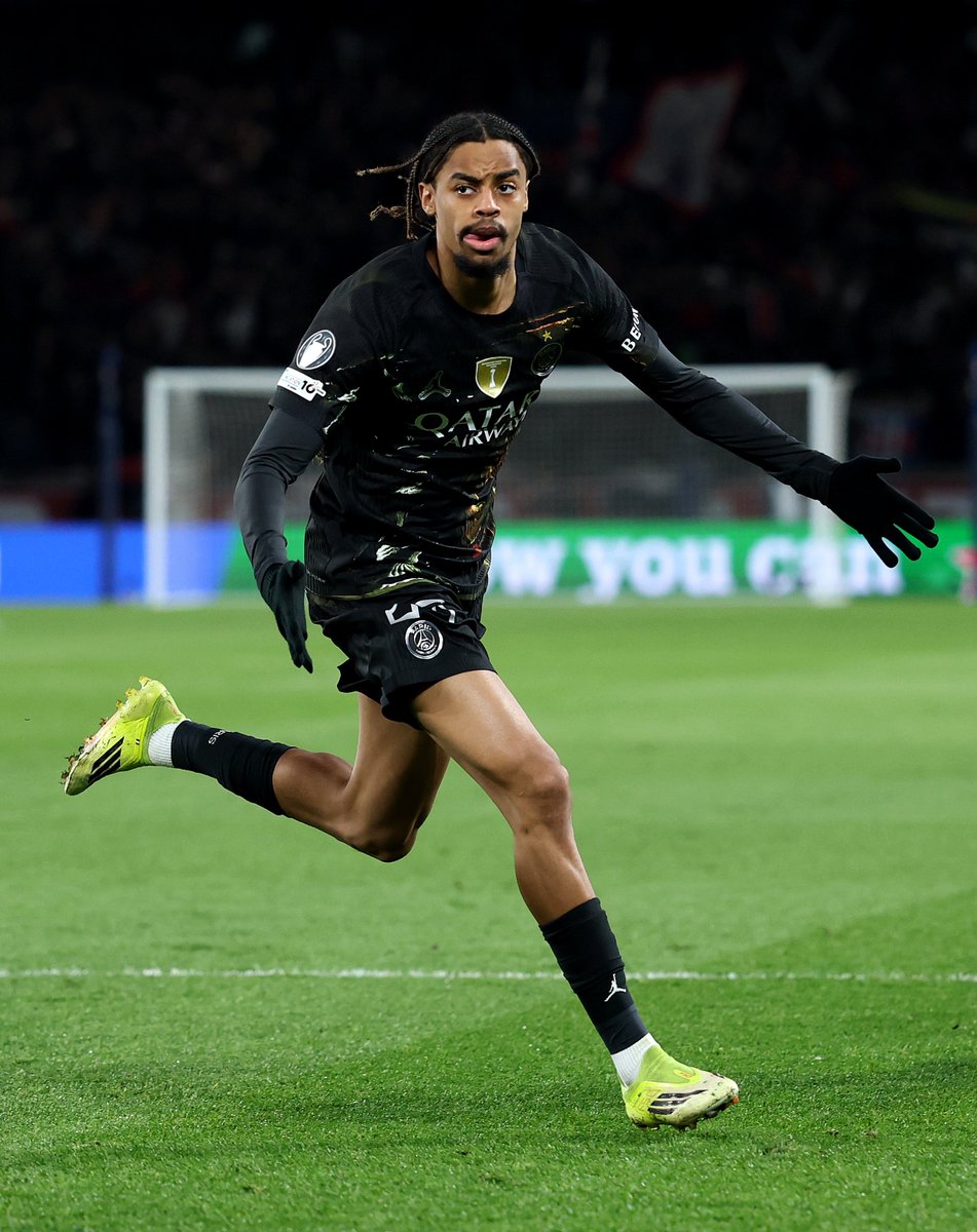 عمرو tweet media