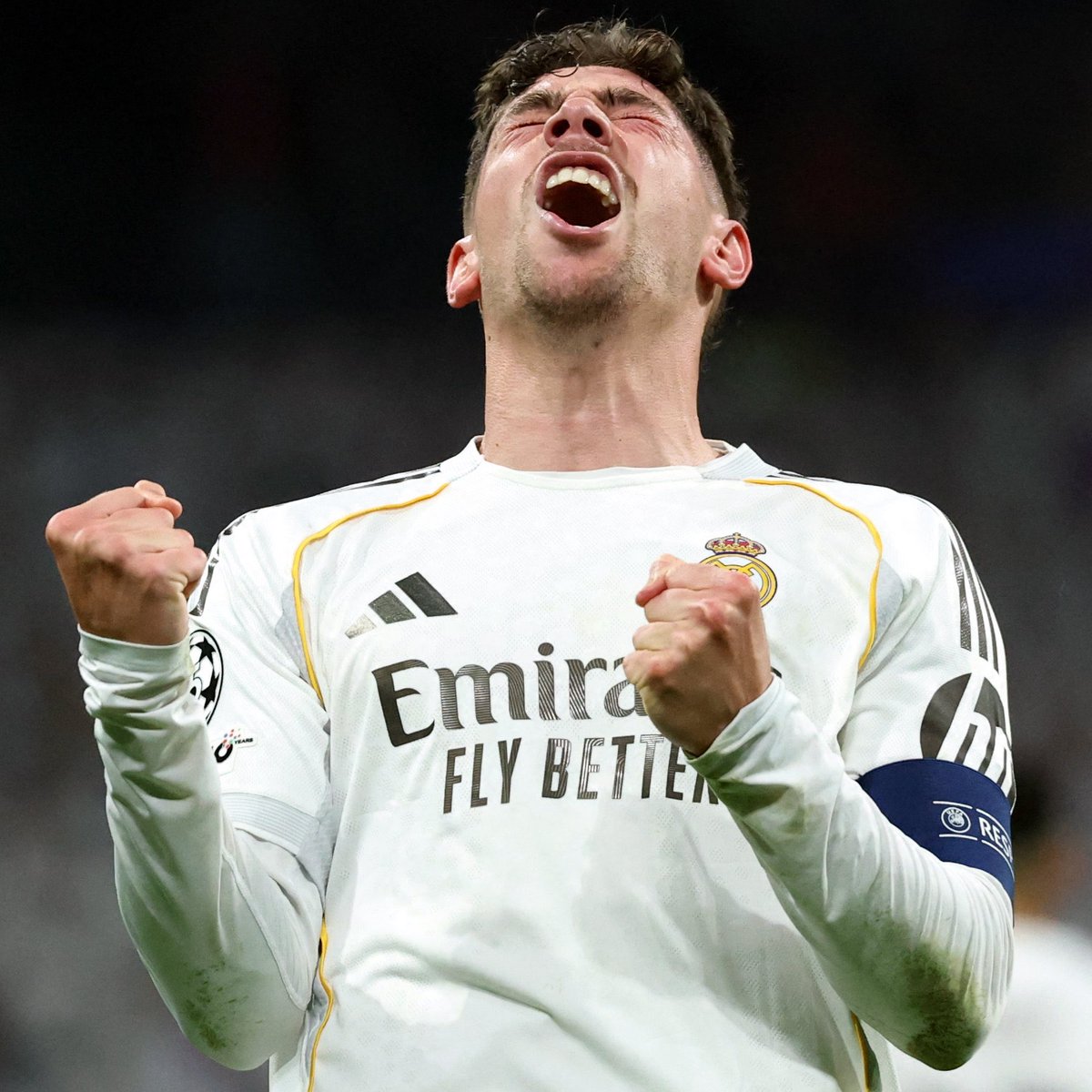 Valverde scores a hat trick in the first half against Manchester City. This performance is utterly astonishing. Did he channel Cristiano Ronaldo's spirit prior to the game? 
#UCL #REALMADRİD #ManchesterCity