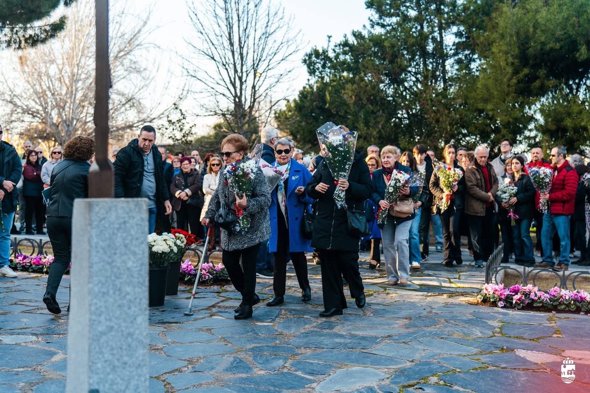 JaviCorpa's tweet photo. Hoy recordamos con respeto a las 193 víctimas del 11M. Ocho de ellas eran de San Fernando de Henares. Un día que marcó para siempre nuestra memoria colectiva.
Mi cariño y cercanía a sus familias. Recordar es defender la paz y la convivencia
¡NO AL TERRORISMO! ¡NO A LAS GUERRAS! https://t.co/4bcU7lQxOJ