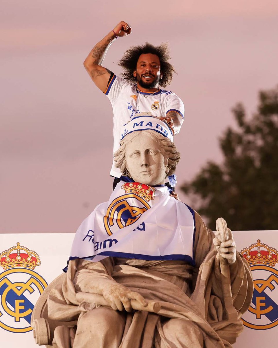 RSyclin's tweet photo. @MarceloM12 La Cibeles at work!!!🙌👏 https://t.co/ZoIepCKcML
