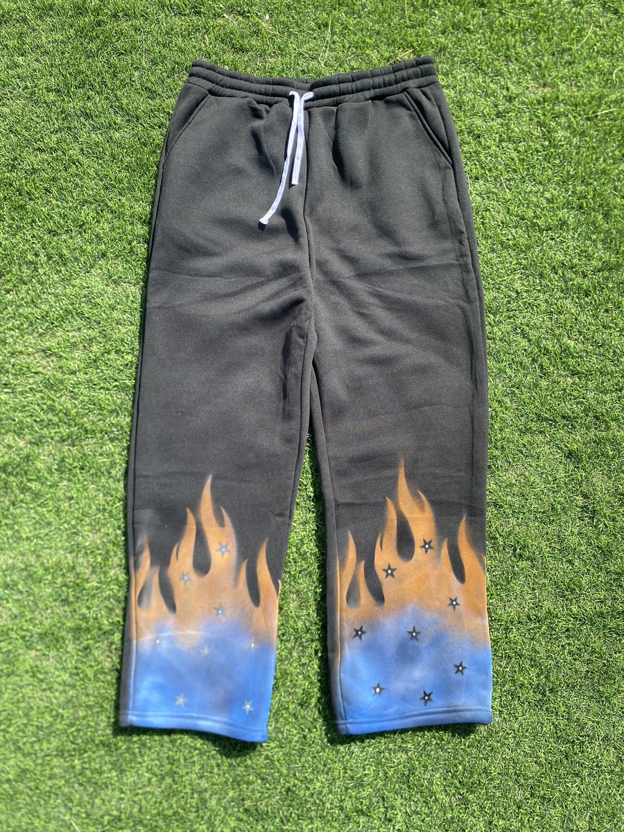 PLUG_Luv24's tweet photo. Baggy 🔥 Sweatpants
NY Kinicks edition 
Available NOW!!! https://t.co/FEz866ZmHO
