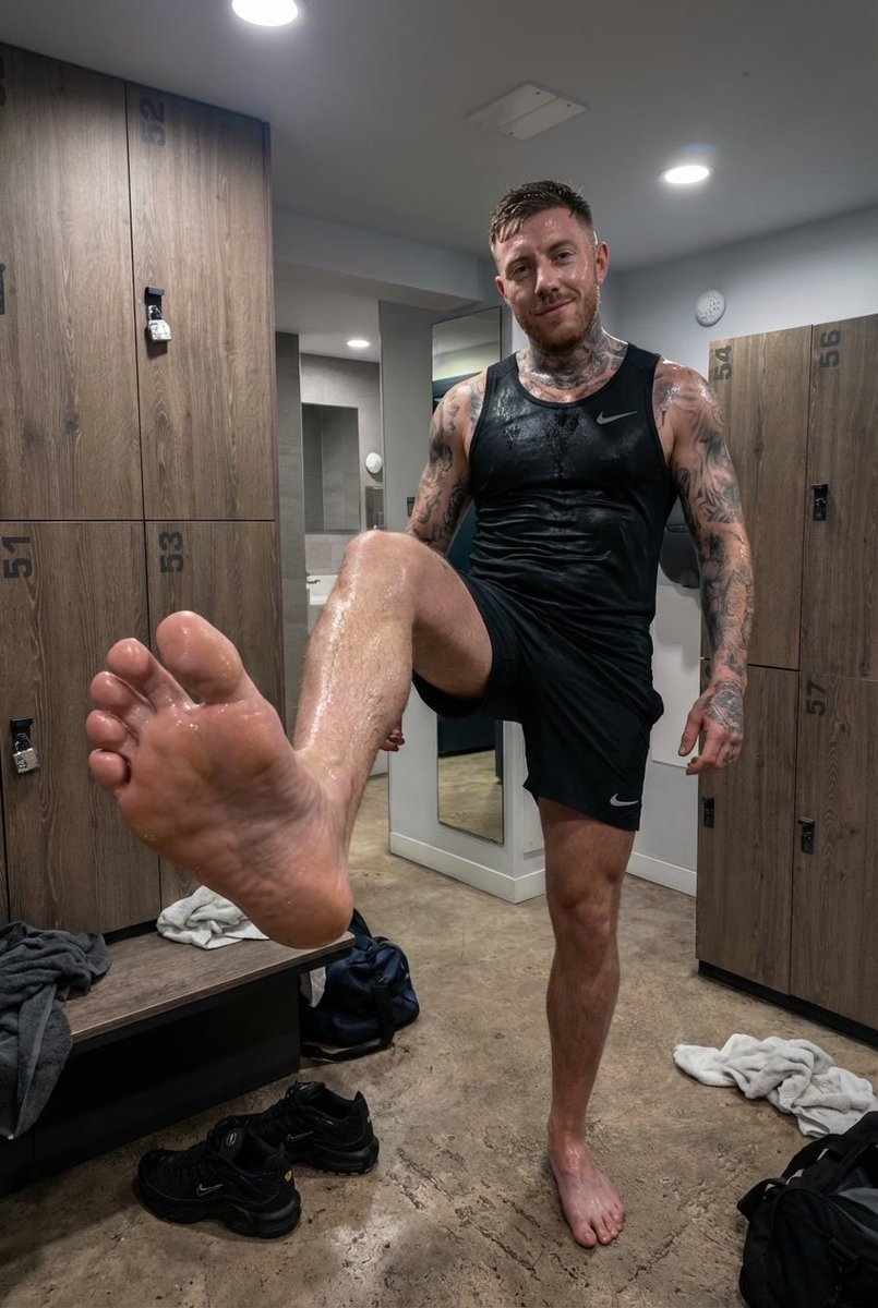 MancSockMaster's tweet photo. Changing room feet straight after training. Still steaming and bare.  
Who’s sniffing the longest? I know the changing room stench has you fags gooning 😏🦶

#ScallyFindom #FootWorship https://t.co/t7Xml5KljL
