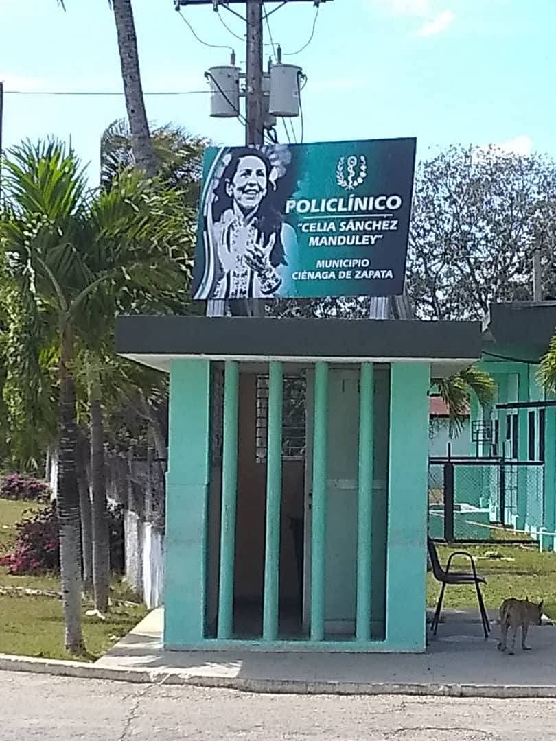 filialmatanzas's tweet photo. Instalación del sistema fotovoltáico en el policlínico de Playa Larga y sucursal BANDEC en Ciénega de Zapata. !Ya aportando Energía Solar!. 🌞👏🇨🇺✊
#ElSolNoSePuedeBloquear
#ConectandoSoluciones
#CompromisoQueInspira
#FilialCopextelMatanzas
#MatancerosEnVictoria https://t.co/tDoXyW2lof