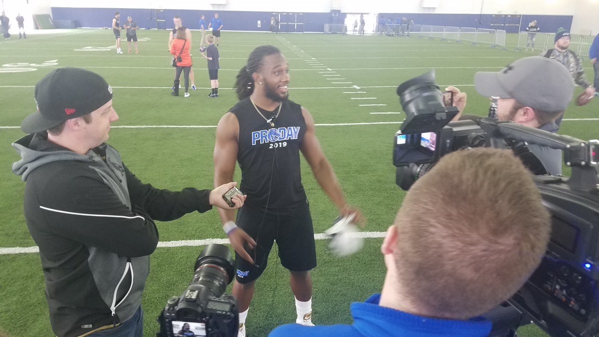 KTIK_953FM's tweet image. ‼️PRATER &amp;amp; THE BALLGAME on 95.3FM/KTIK app @MikeFPrater @Ballgame_KTIK @g_frank6

CALL/TEXT 208-424-9300

-3: Game DayX2 #NineThirty
-315: Alexander Mattison @BroncoSportsFB
-345: Bronco Focus: In Vegas @BsuBob
-420: BNN Report: In Vegas @BJRains
-5: Two-Bid 208 #Broncos #Vandals