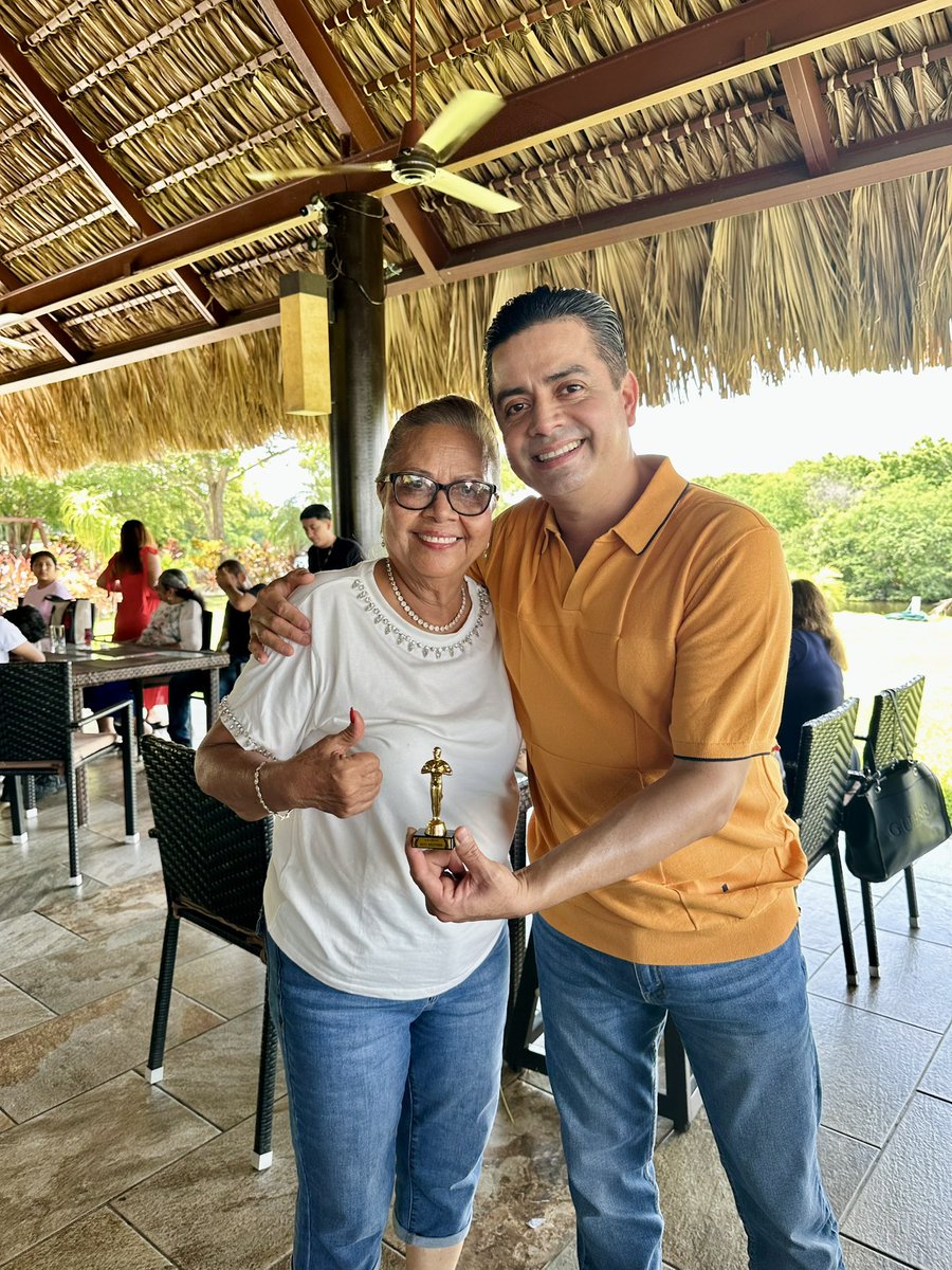bafiarmando's tweet photo. Hoy es #cumpleaños 🎊 de mi #madre ♥️, que Dios le siga bendiciendo con #salud 🙏🏻. Llámele o escríbale, siempre es reconfortante.
#QueSiganLosExitos https://t.co/G6Z3vHuZMp