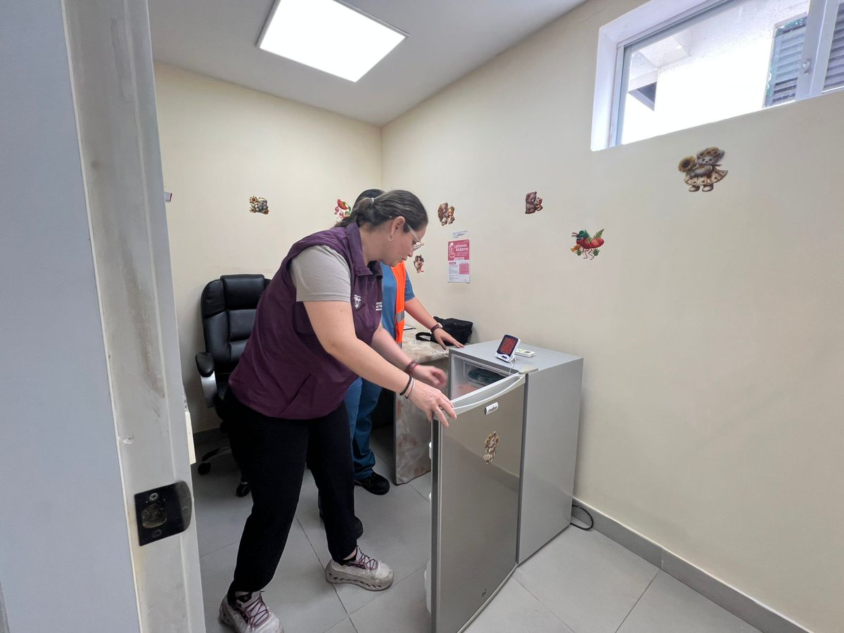 Salud_Guayas's tweet photo. #Durán l Profesional de @Salud_Ec del #Distrito09D24 realiza asesoría a la empresa Fertisa AGIF CL sobre lactario y espacios libres de humo, con el objetivo de fortalecer entornos laborales saludables y promover el bienestar de los trabajadores. 🤱🚭
#ElNuevoEcuador https://t.co/X149rJ90Nk