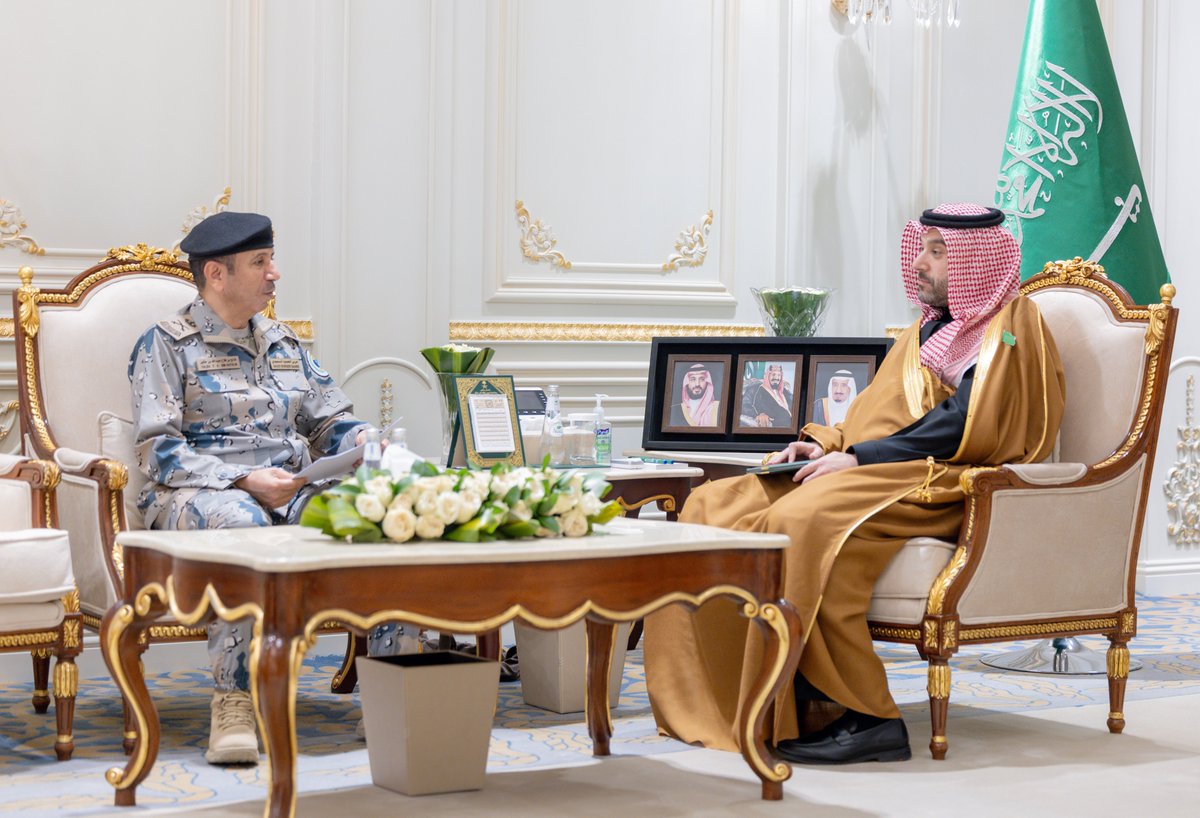 سمو 
#نائب_أمير_الحدود_الشمالية يستقبل قائد حرس الحدود بالمنطقة.
spa.gov.sa/N2534326