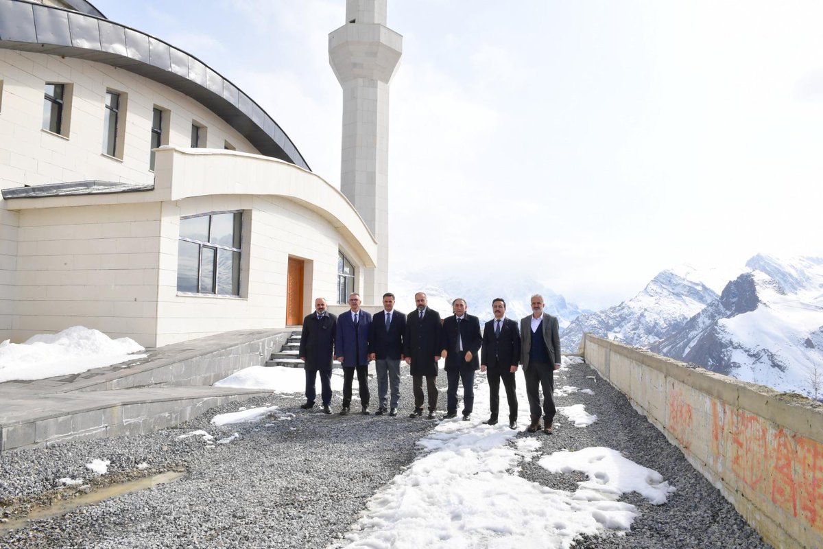 VAN YYÜ tweet media