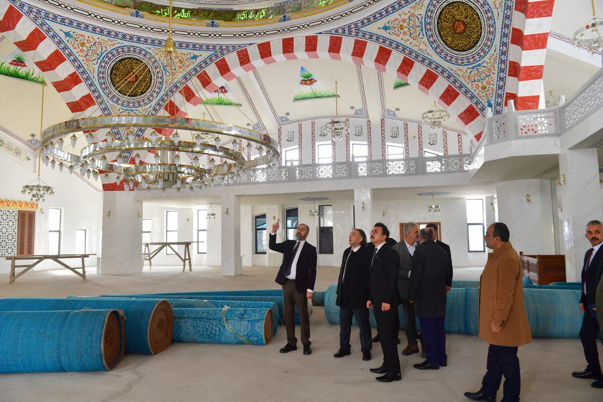 VAN YYÜ tweet media