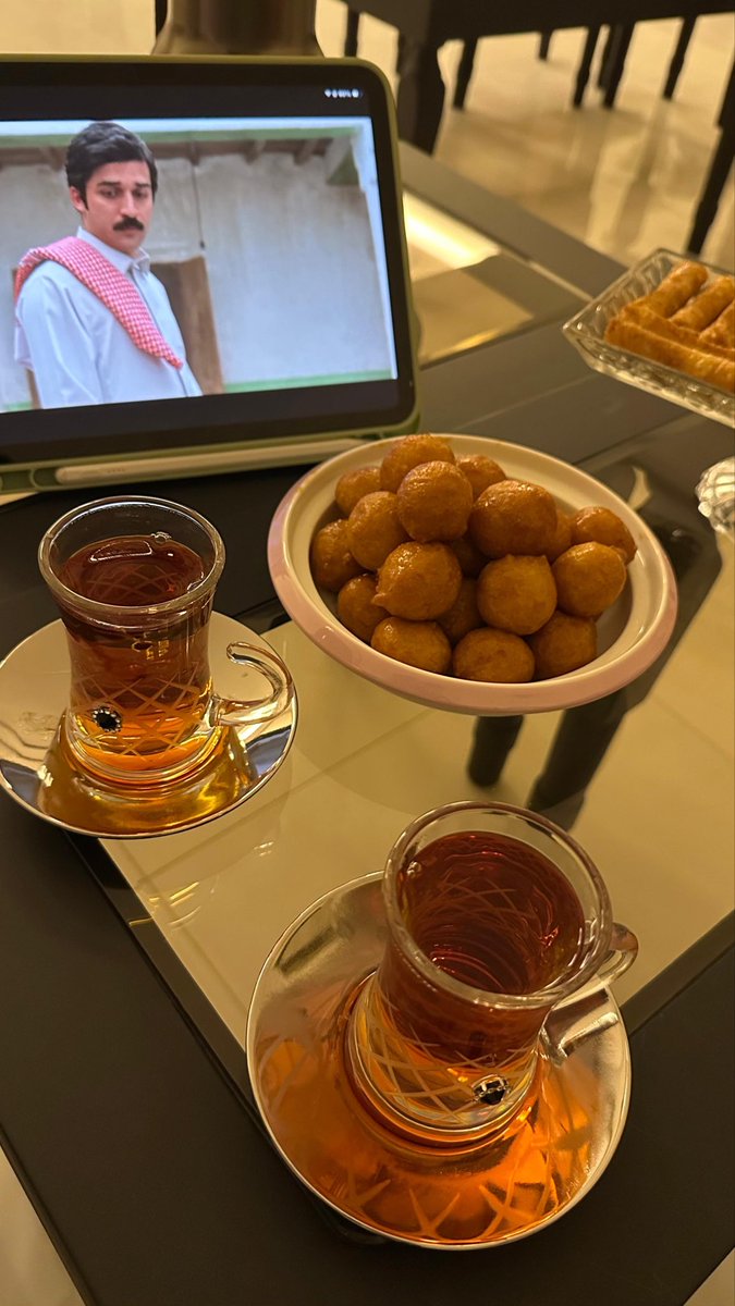 _catsh's tweet photo. — متى ماكان السُرور كان لِقاء الأصدقاء أوله❤️ https://t.co/yw9fBvSbaR