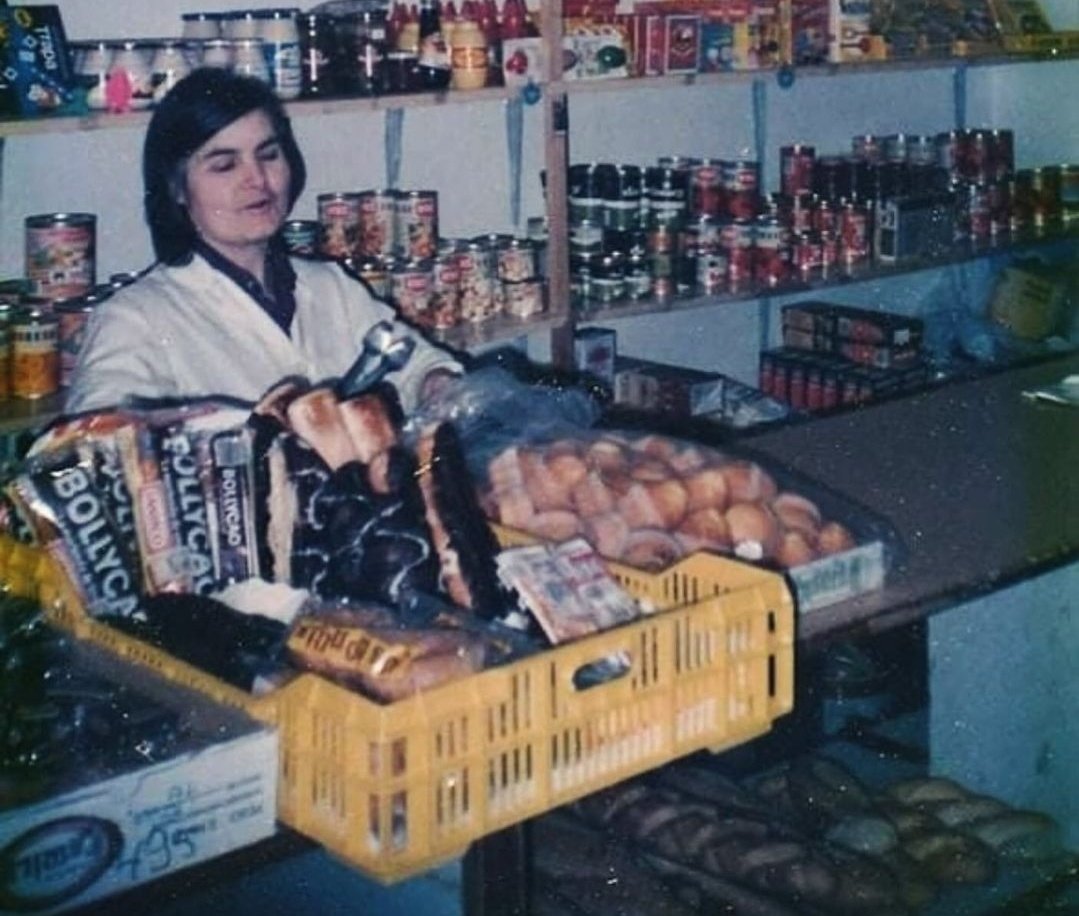 Retro 80's 90's 2000's tweet media