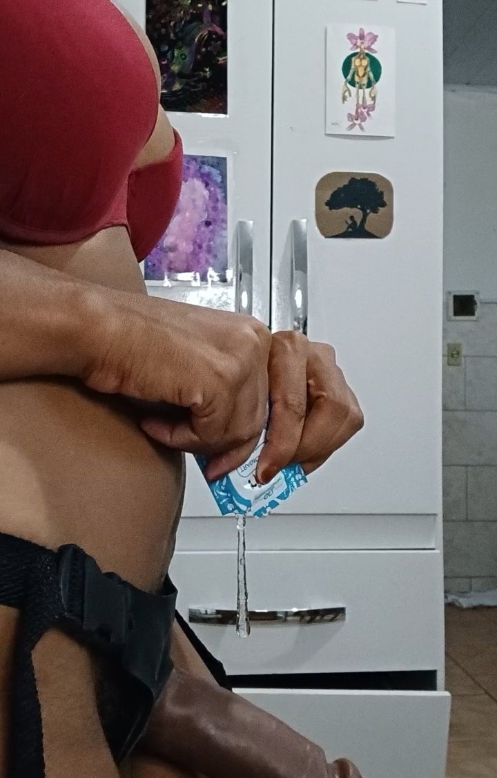cherrycaya's tweet photo. Já é noite? Então, vem cá rapidinho... https://t.co/gMpCeB7u8u