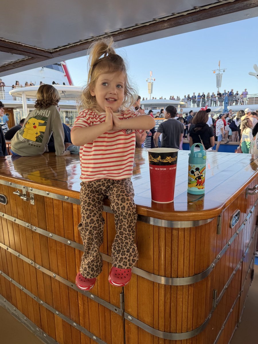 🍓✨carlye wisel tweet media