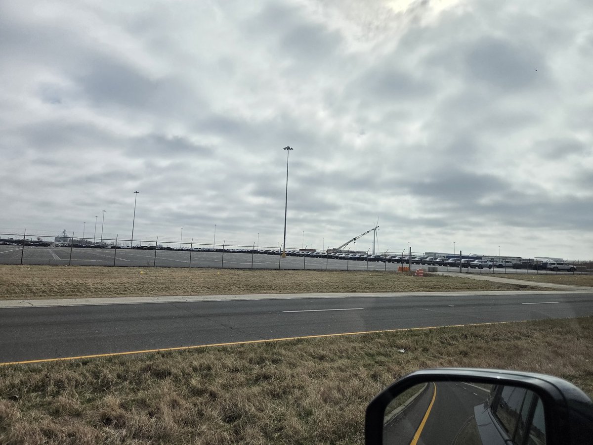 Rivian Darkout Fans tweet media