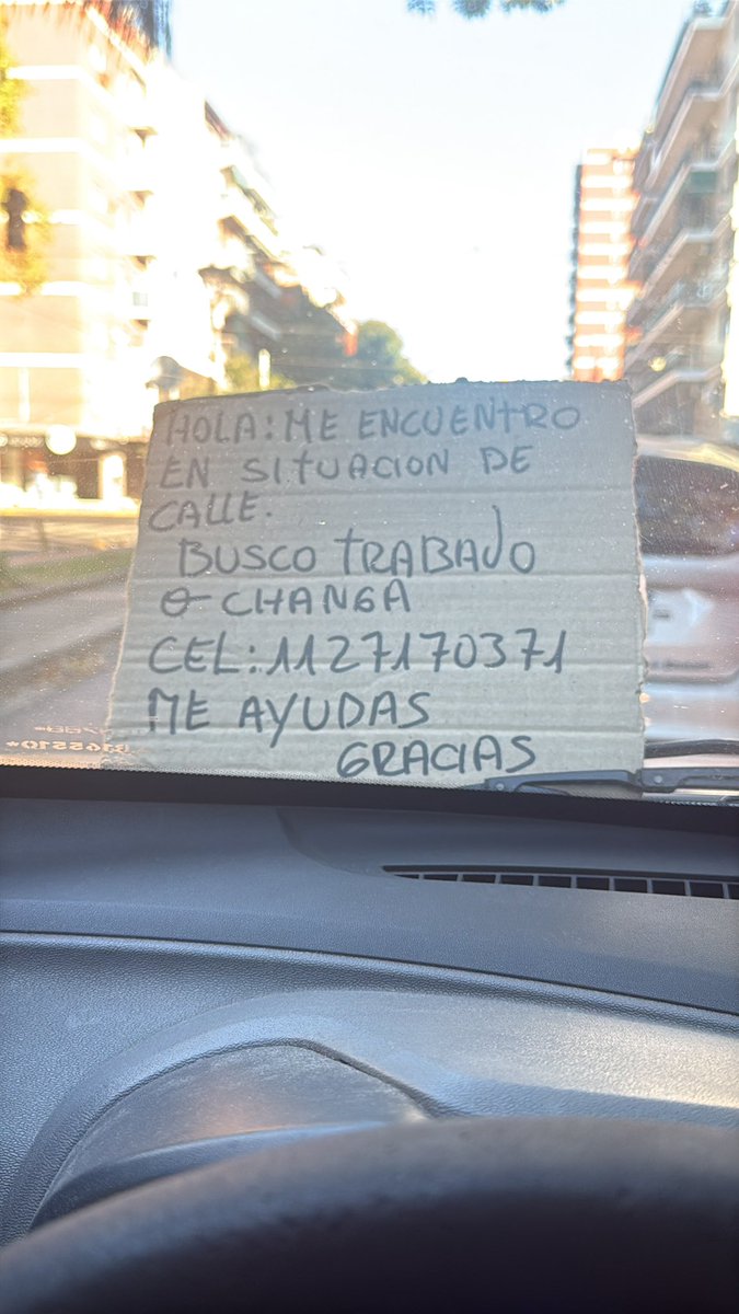 micaeladieguez's tweet photo. Hoy pinto ayudar, y encima me dijo que la próxima vez que pase por ahí me pedía casamiento https://t.co/DX376td2QE