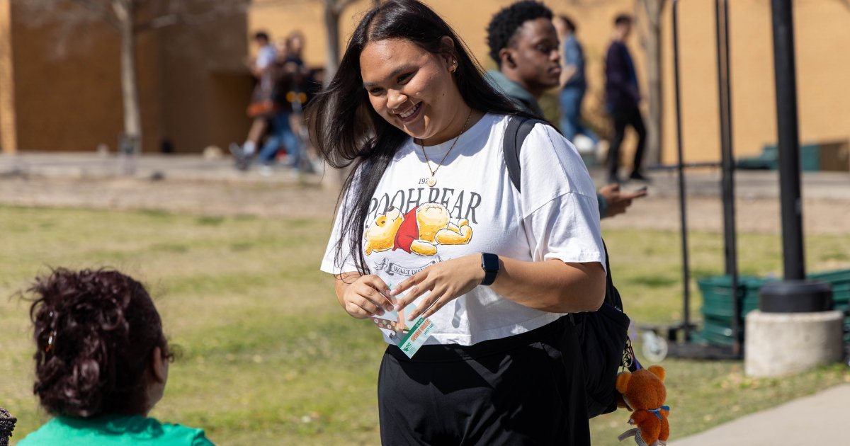 UNT_DSA's tweet photo. Last Week, The Student Health and Wellness Center hosted the Spring Break Safety Fair. During the event, students had the opportunity to create their own first-aid safety kit and receive travel health tips to help them step into the break feeling confident and ready. https://t.co/RJfDRE9sGW