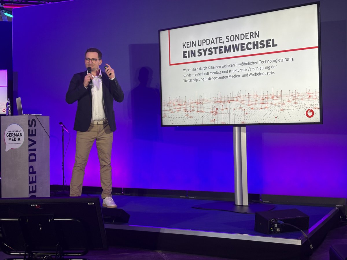 heinz_alt's tweet image. Spannende Vorträge heute beim Branchentreff «The Future of German Media» in der Alten Madsack-Druckerei in Hannover.  Mit dabei auch junge Startups vom «Media Lab» aus München und erhellende Insights zur Zukunft der Mediaplanung und KI-Integration in Zeitungsredaktionen. #TFGM