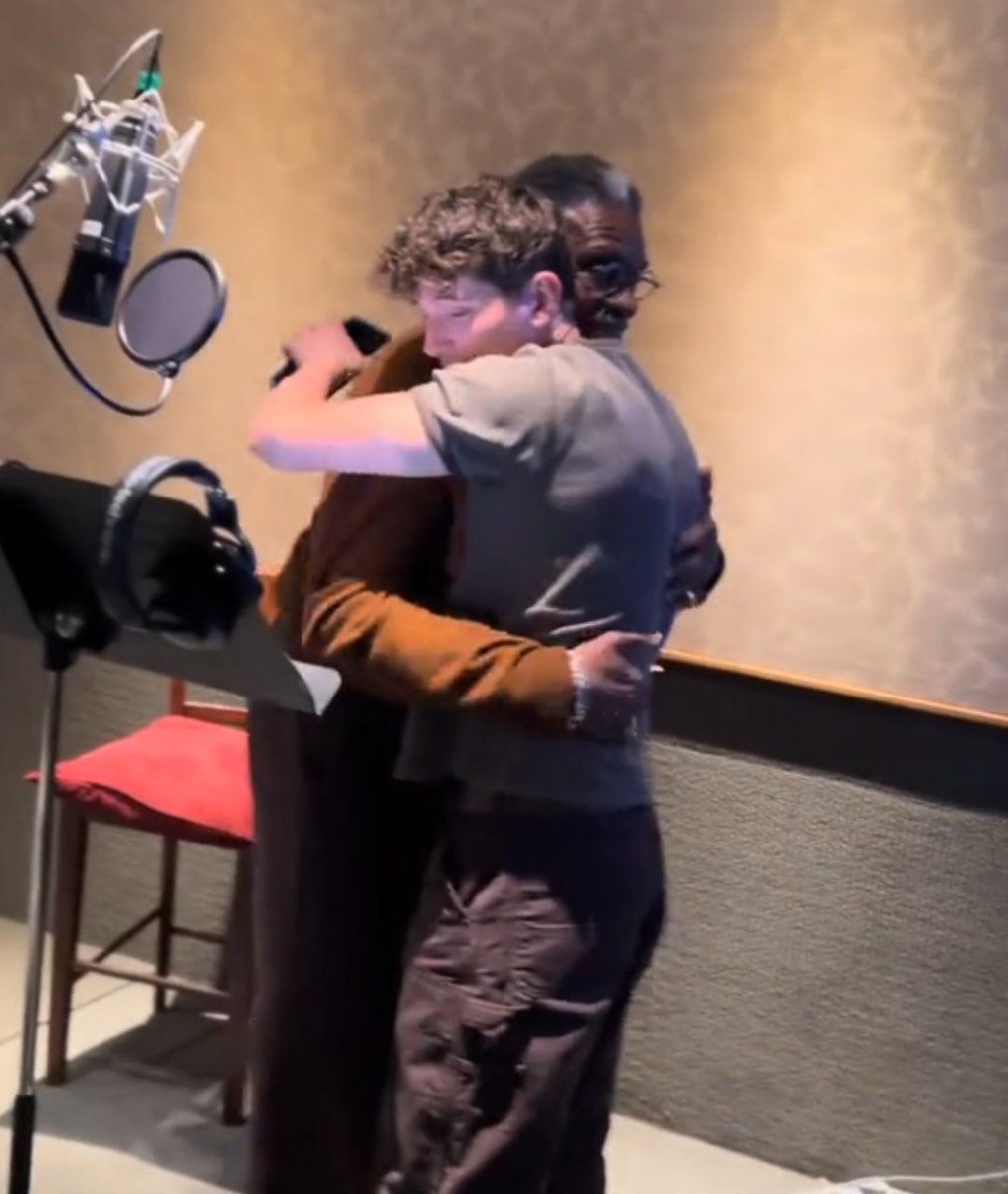 TheCartoonBase's tweet image. Keith David, the voice of Husk in ‘HAZBIN HOTEL’ shares a new short video with Blake Roman, the voice of Angel Dust.

“Be sure to hug a friend today; it’s good for the soul.”