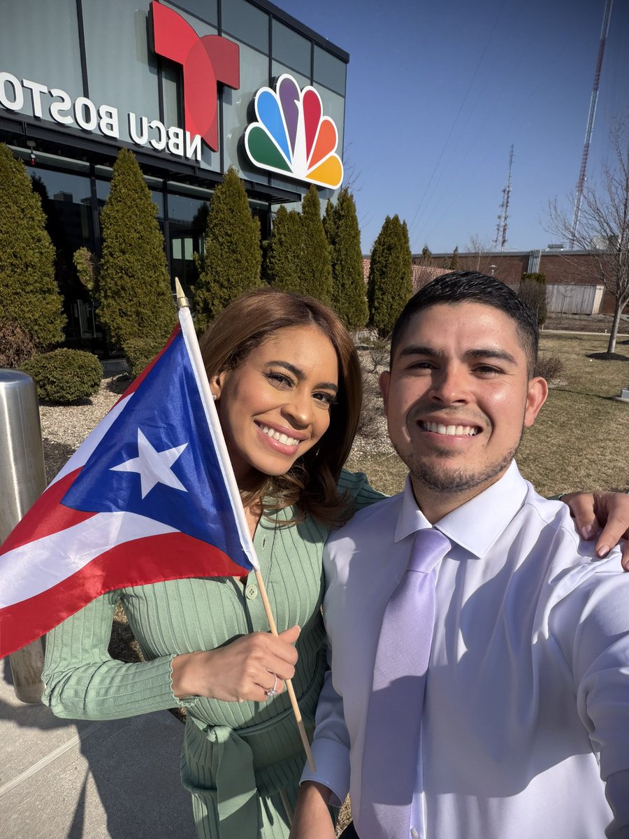 AbimaelTiempo's tweet photo. ¿Ya se percataron 👀 de que el equipo de @telemundoni 📺 sigue creciendo? ¡Una nueva boricua 🇵🇷 se ha unido al equipo! Ella es Frances Félix @francesfelixpr y ya sabe que, de ahora en adelante, temperaturas en los 50-60ºF es como sentir el calorcito 🥵 de #PR. #Boricuas #Boston https://t.co/I1WU8KvTP2