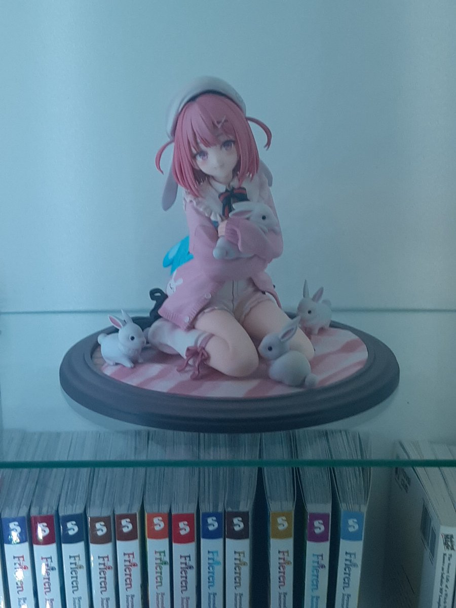 Cant say more than I'm happy she arrived, she looks so cute and the bunnies are adorable. Like how the one she's holding is a bit mad :D