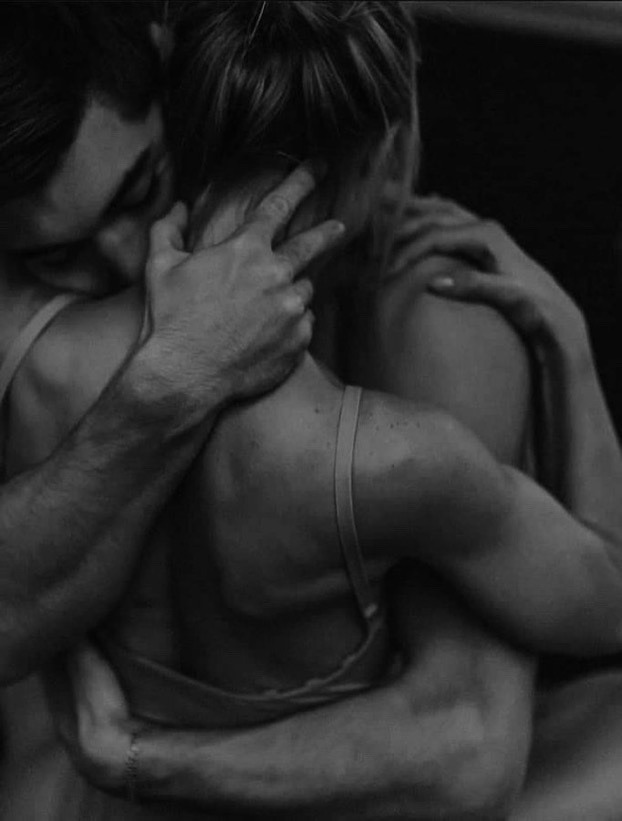 antotp's tweet photo. Non basta voler bene alle persone, bisogna saperci #essere.

Prima di tutto tu - romanzo 
(Antonella Trapani) 

#Buonanotte 
#ScrivoQuelCheSento https://t.co/GdRoW0EOPl