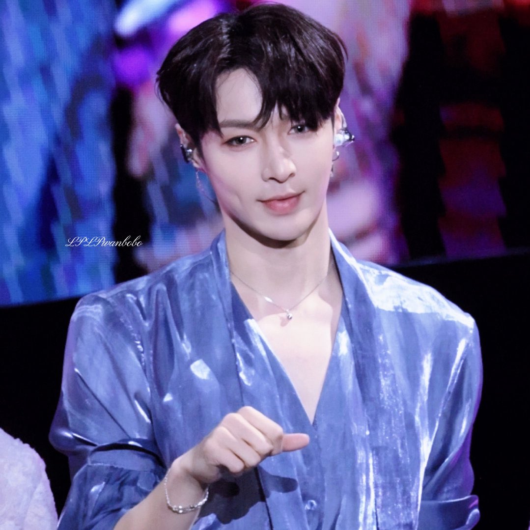 yixing archive ☆ tweet media