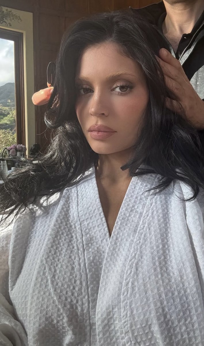 𝗞𝗜𝗡𝗚 † 𝗞𝗬𝗟𝗜𝗘 tweet media