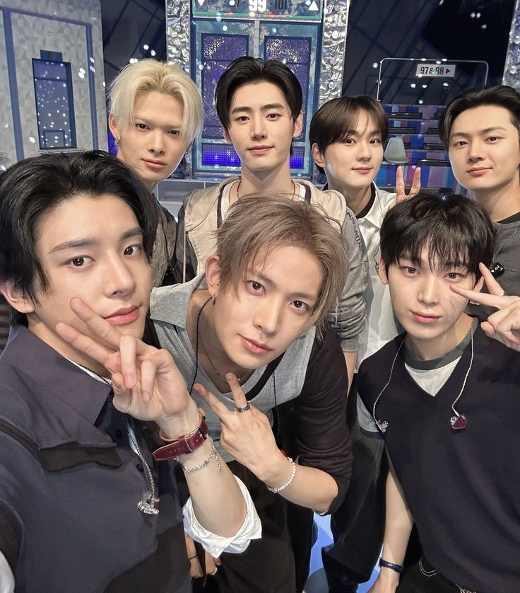 DboraArmy16's tweet photo. #엔하이픈은_일곱이다
#엔하이픈은_7명이다
#엔하이픈_일곱을_지켜
#빌리프랩_설명해라
#PROTECT_ENHYPEN

@BELIFTLAB Years of concerns cannot be ignored. Respect ENHYPEN and protect the group’s integrity. 

ENHYPEN IS SEVEN
#BELIFTLABTREATENHYPENBETTER #ENHYPEN_IS_7
#COMEBACKHEESEUNG https://t.co/wBWq61XelN