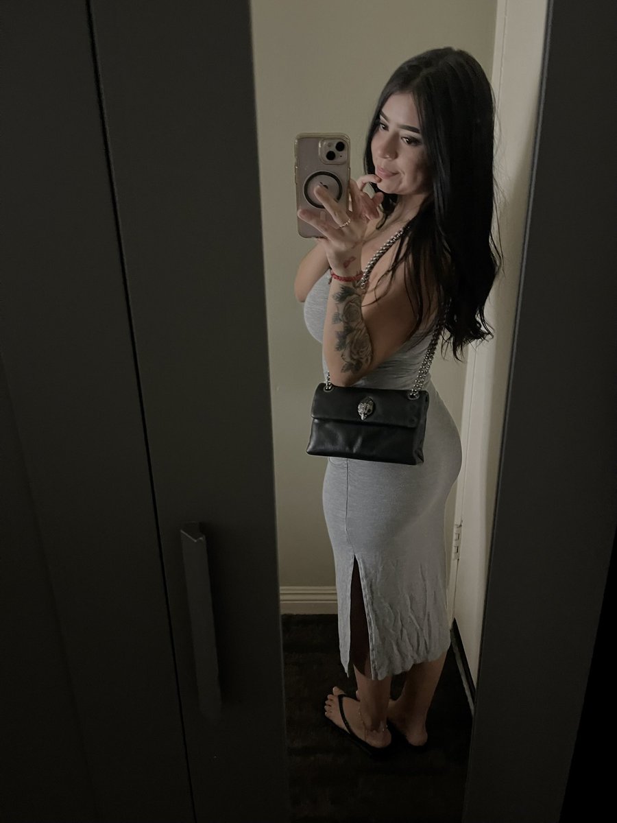 Tiff4nyyyyyy's tweet photo. Sun dress weather☀️ https://t.co/EKQwxxMiVm