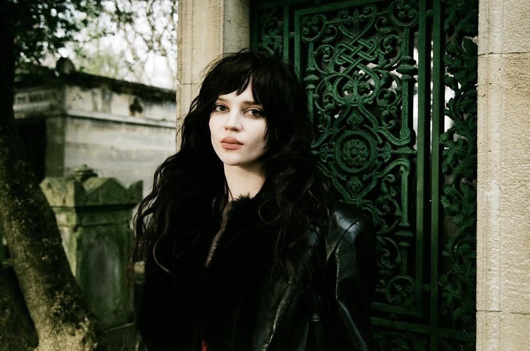 Daily Sophie Thatcher tweet media