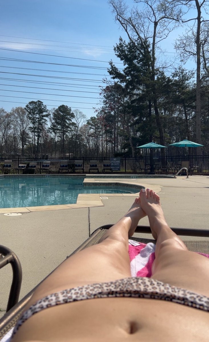 degan323's tweet photo. first tanning sesh of the season ☀️ https://t.co/ToBv0qv9yy