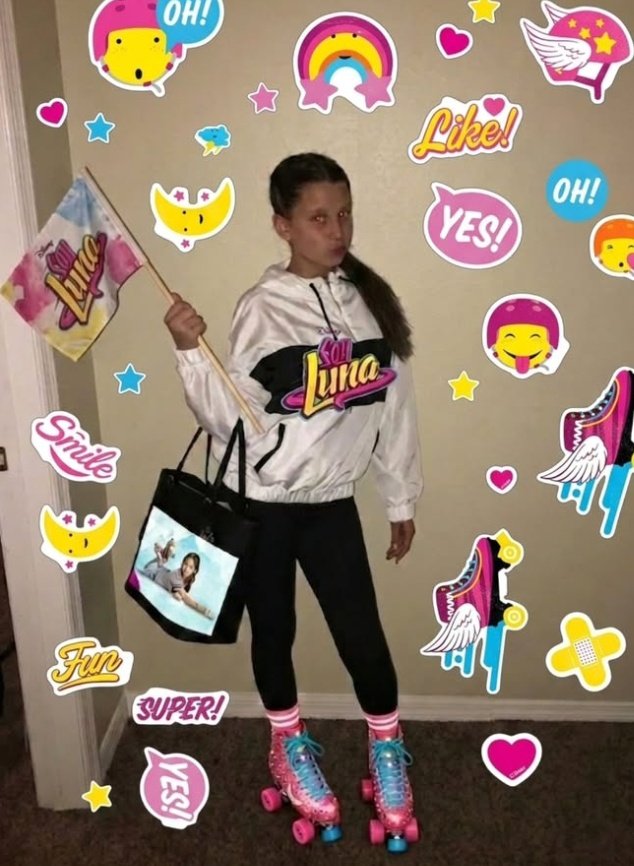 EgyanisH's tweet image. Yo porq voy a escuchar la nueva versión de alas y probablemente el sábado tenemos el tráiler #sl4