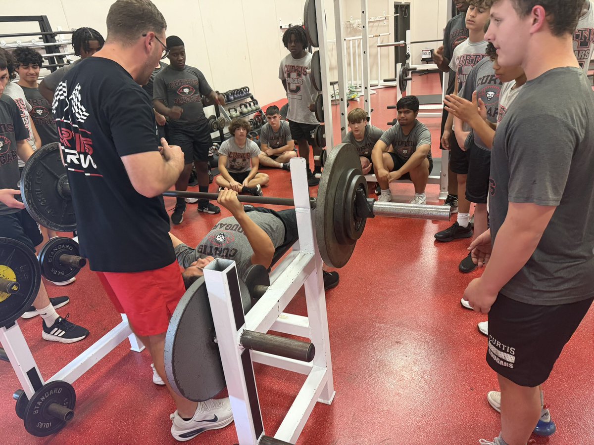 CoachShawD's tweet image. Bench Press Max Day @AthleticsCurtis lots of kids improved their max by 10-30 pounds! Future is bright 🅰️🆙

#Ascension #BTB #Measurable