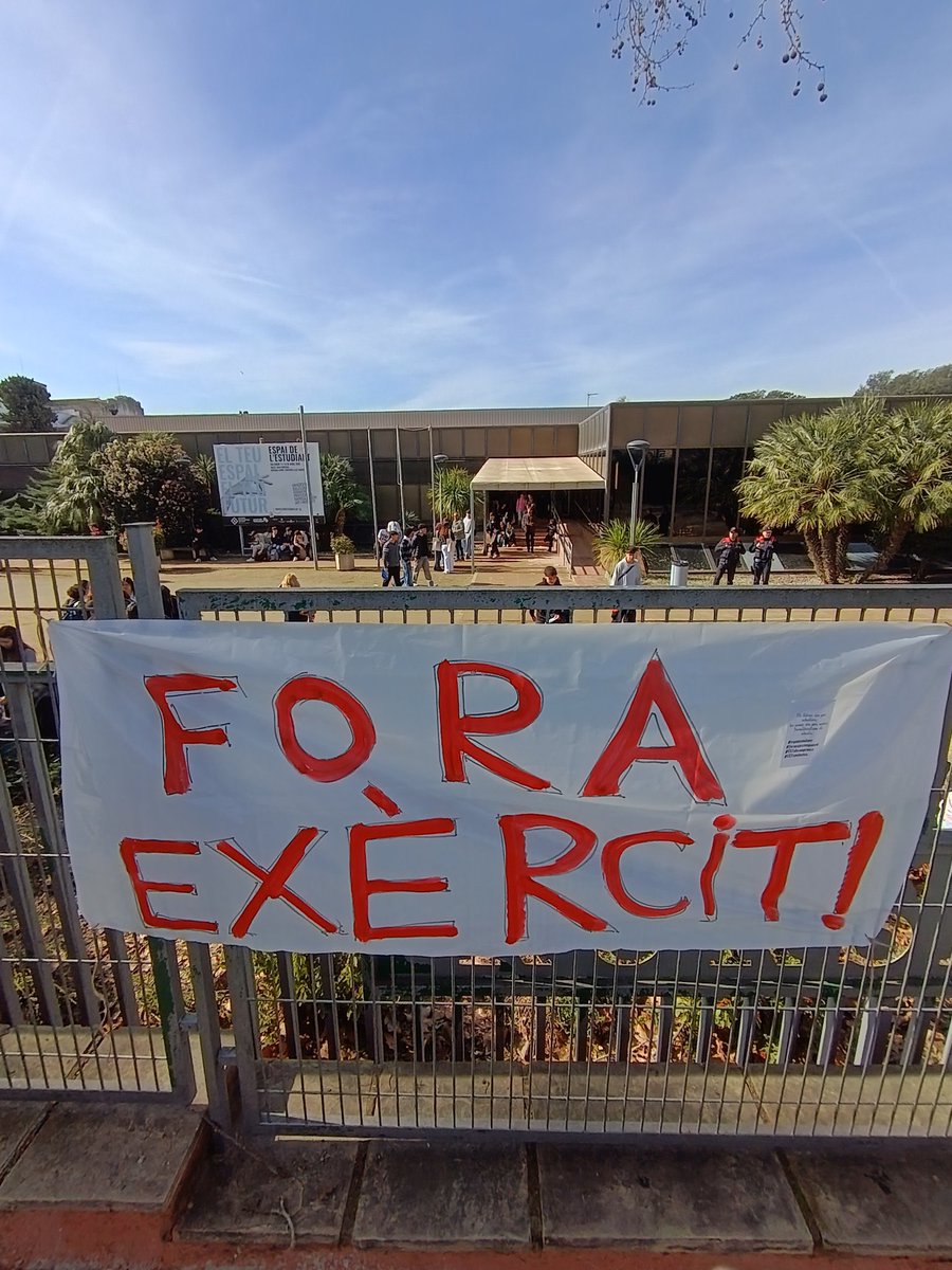 desmilitaritzem tweet media