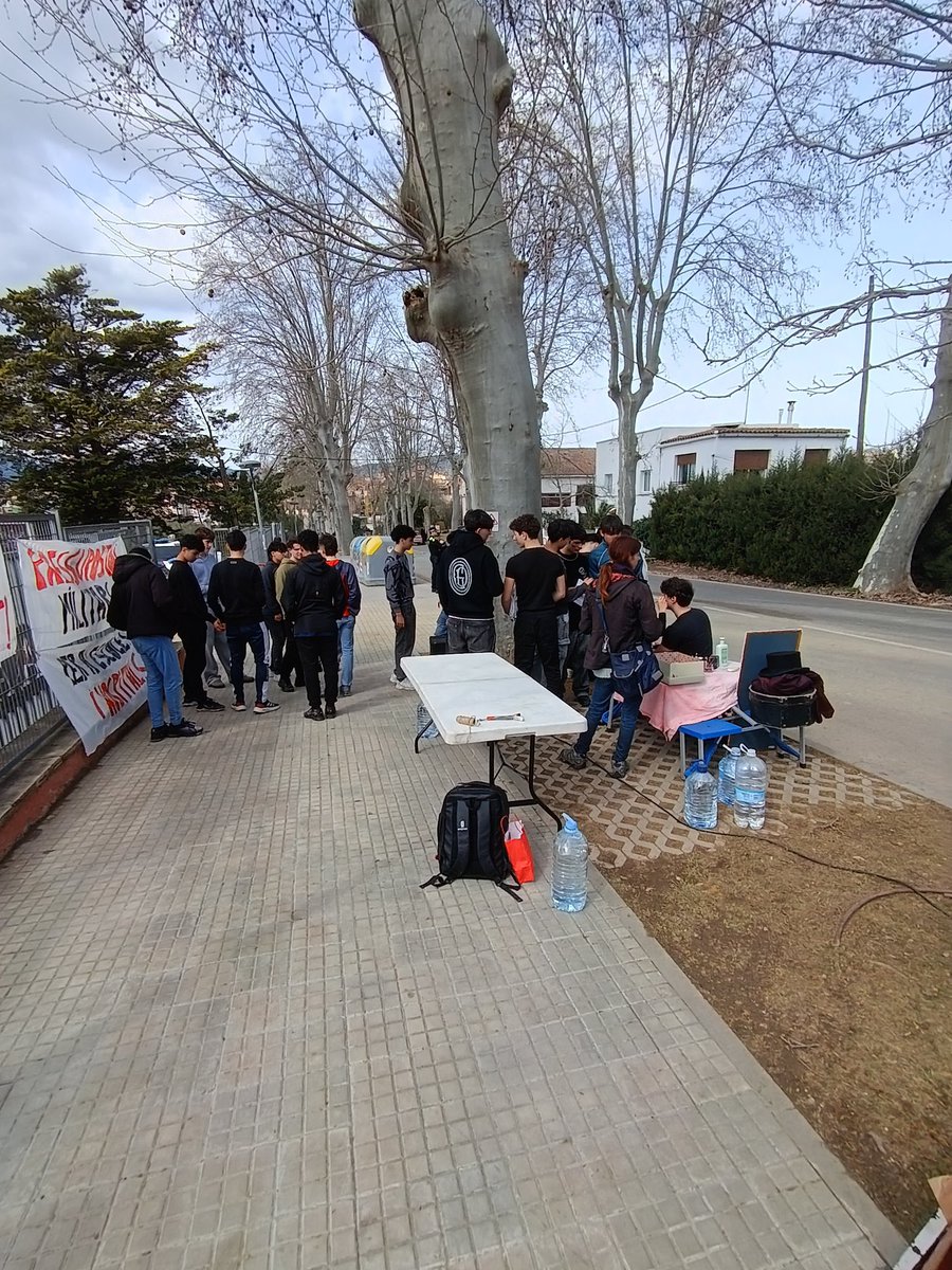 desmilitaritzem tweet media