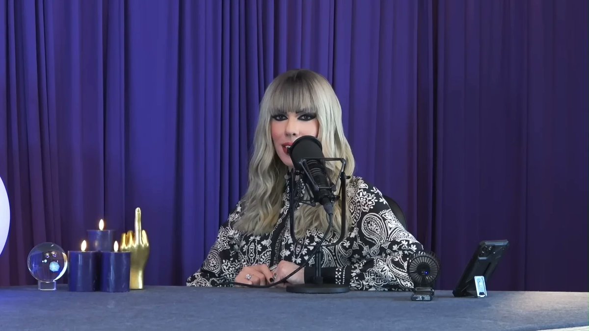 Drag Base tweet media