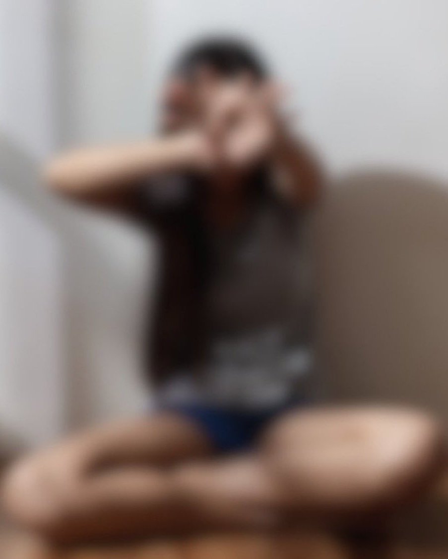 yirmiucderece's tweet photo. Bir "Rızası var" skandalı daha...

Diyarbakır'da yıllarca babasının istismarına uğrayan Nilay Esmer’in davasında, istinaf mahkemesi 13 yıllık hapis cezasını “küçüğün rızası var” diyerek kaldırdı.

Nilay Esmer, Türkiye kamuoyuna seslenerek “Bana sahip çıkın” çağrısı yaptı.

(Ferit Demir)