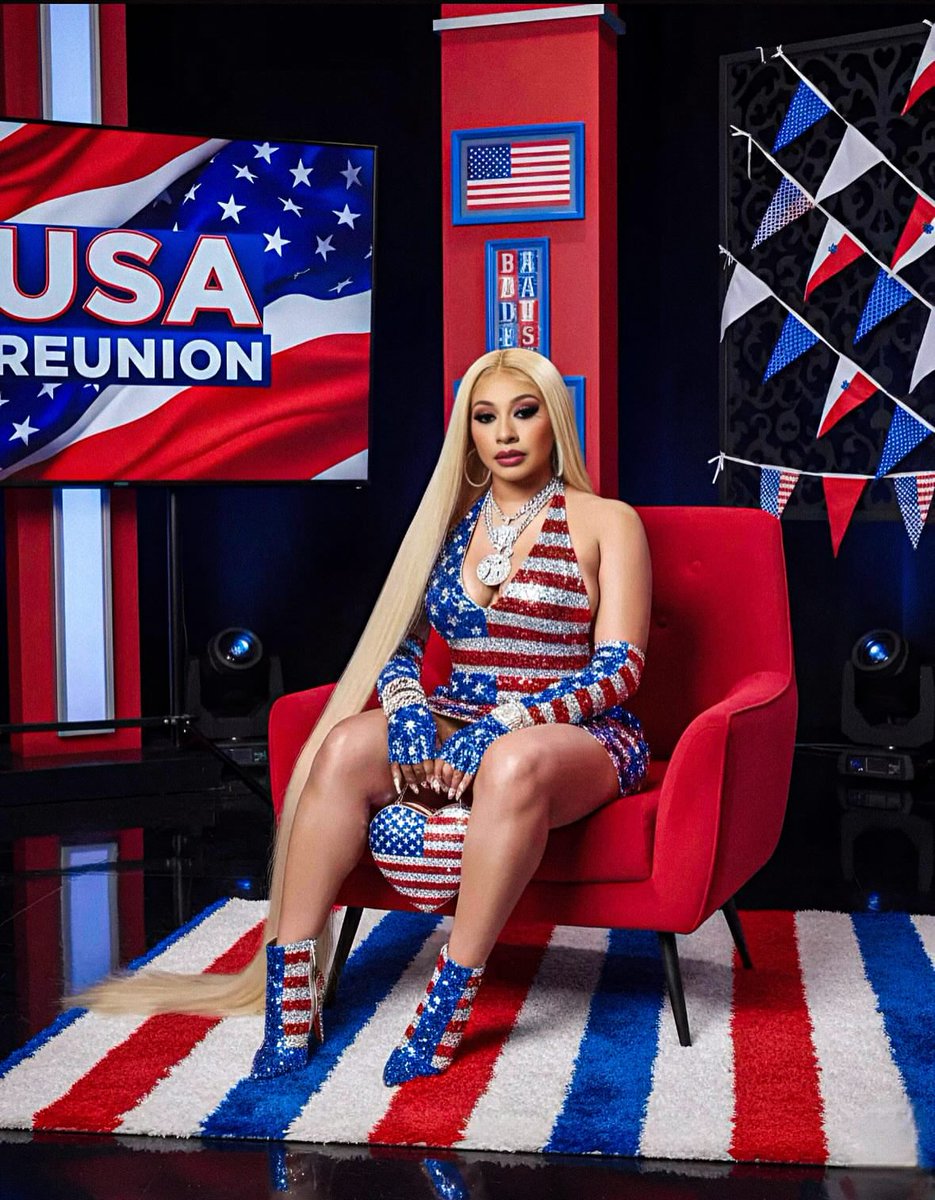 The_ZeusNetwork's tweet photo. Okay PERIODT! 🙌🏾 We LOVE when y’all stick to the THEME &amp; SLAY! 🔥 @dennysvicttor SNAPPED with these cast LOOKS for the #BaddiesUSAChapterONE REUNION! 😍 Swipe to see the CAST &amp; COMMENT your FAVE below! 🇺🇸👇🏾

Stay tuned for the #BaddiesUSAChapterONE REUNION COMING SOON on ZEUS!⚡️ https://t.co/N7LAzuBhXF