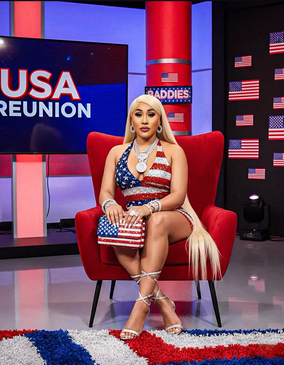 The_ZeusNetwork's tweet photo. Okay PERIODT! 🙌🏾 We LOVE when y’all stick to the THEME &amp; SLAY! 🔥 @dennysvicttor SNAPPED with these cast LOOKS for the #BaddiesUSAChapterONE REUNION! 😍 Swipe to see the CAST &amp; COMMENT your FAVE below! 🇺🇸👇🏾

Stay tuned for the #BaddiesUSAChapterONE REUNION COMING SOON on ZEUS!⚡️ https://t.co/N7LAzuBhXF