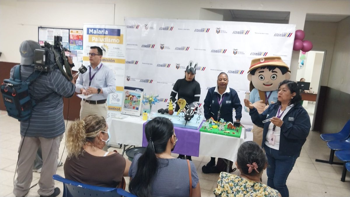 Salud_Guayas's tweet photo. 🎙️#MSPEnMedios | Director #Distrito09D01 @Salud_Ec @DrMauricioGonz2, informa a @RTS_LaNoticia sobre la prevención contra el #Dengue en la eliminación de criaderos y la aplicación móvil 📱 #PablitoAdiósALosMosquitos 🚫🦟.
#ElNuevoEcuador https://t.co/lDxU4pKAT2