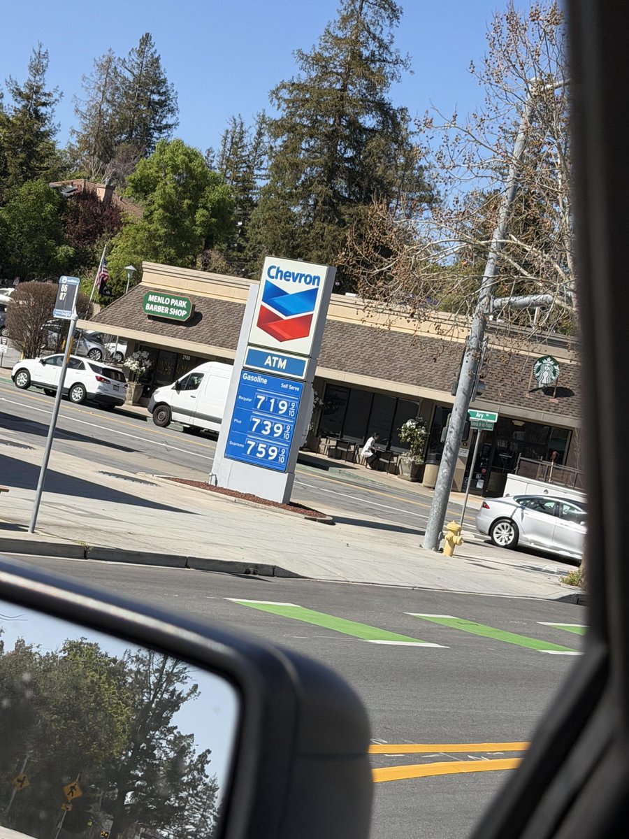 PRO-TIP: MAKE SURE WHERE YOU LIVE DOESN'T HAVE GAS PRICES LIKE THIS

MENLO PARK, CA (2026) 

CHEAPER GAS. MORE SATS.

$BTC