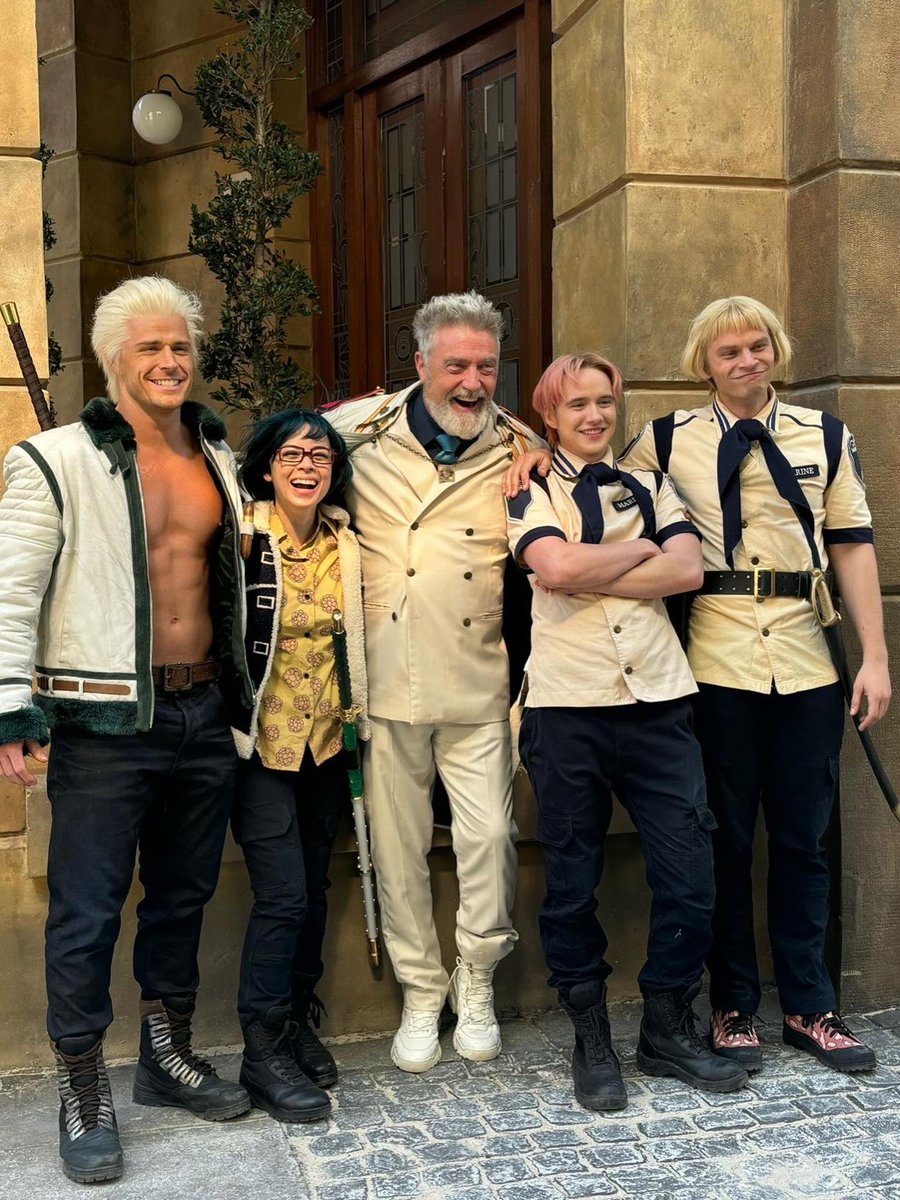 我真的……有很多想说的但又无法彻底描述的喜悦，太完美了…太幸福的合影了
感谢一切