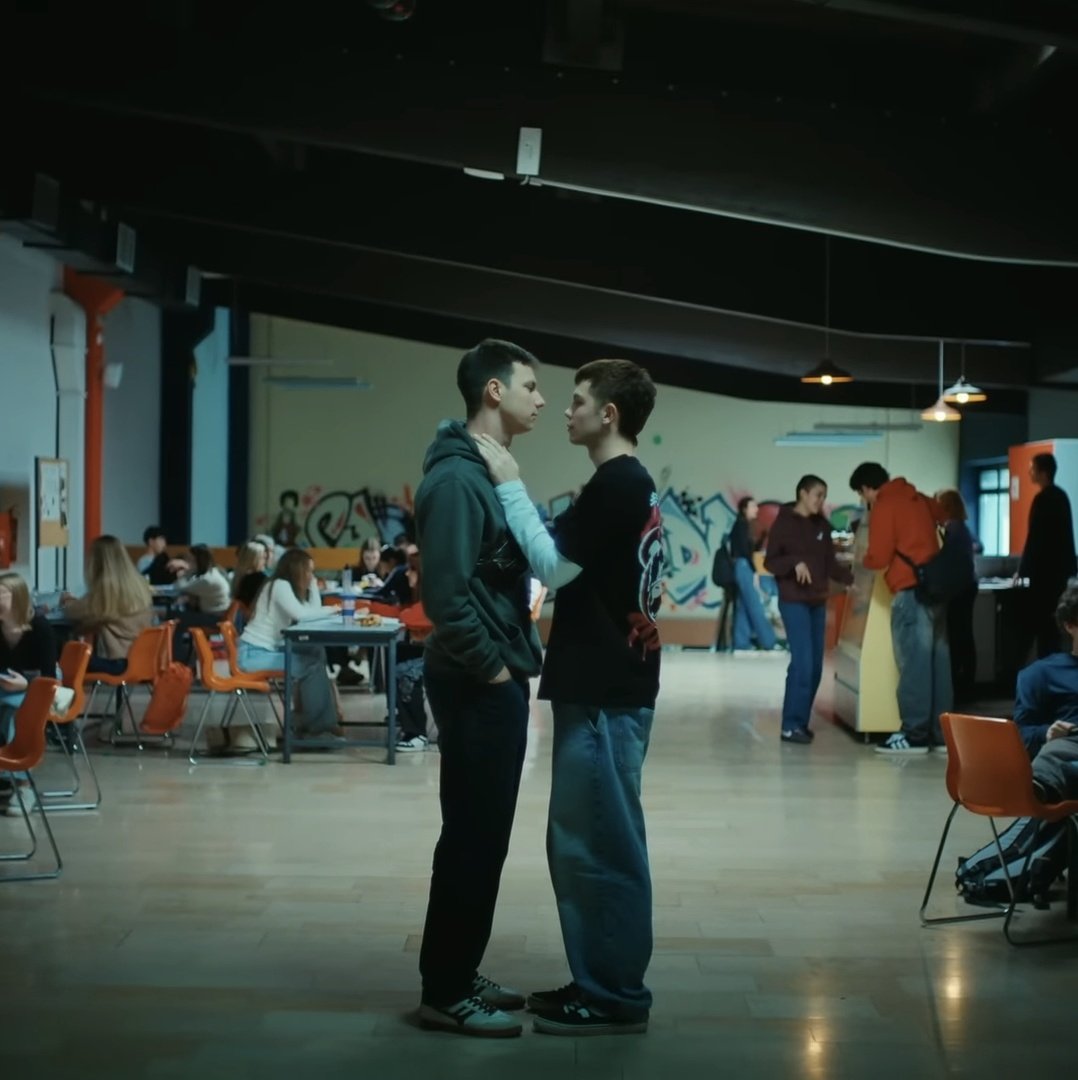 vic ♡ sram era tweet media