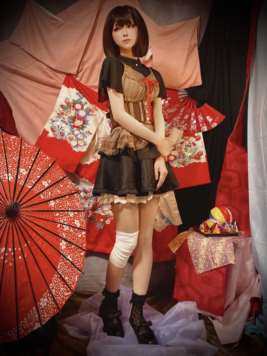 蝶 模様 舞踊 リメイク コスプレ 着物 約束したよね、 いつも一緒だって… 」 紅い蝶リメイク、人物も建物も