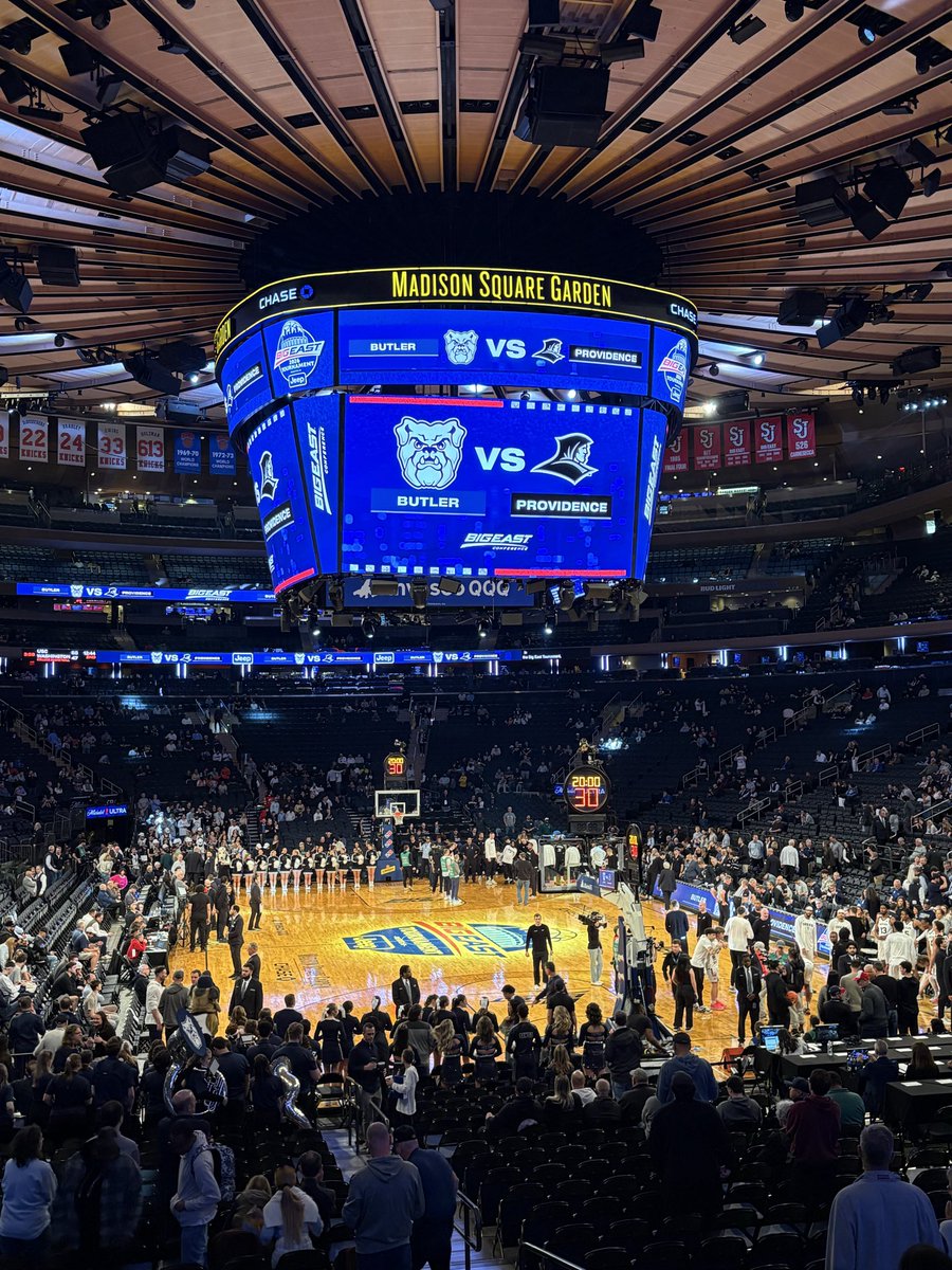 mleonard30's tweet photo. Let’s go Friars! @PCFriarsmbb https://t.co/T4YOVx8mxV