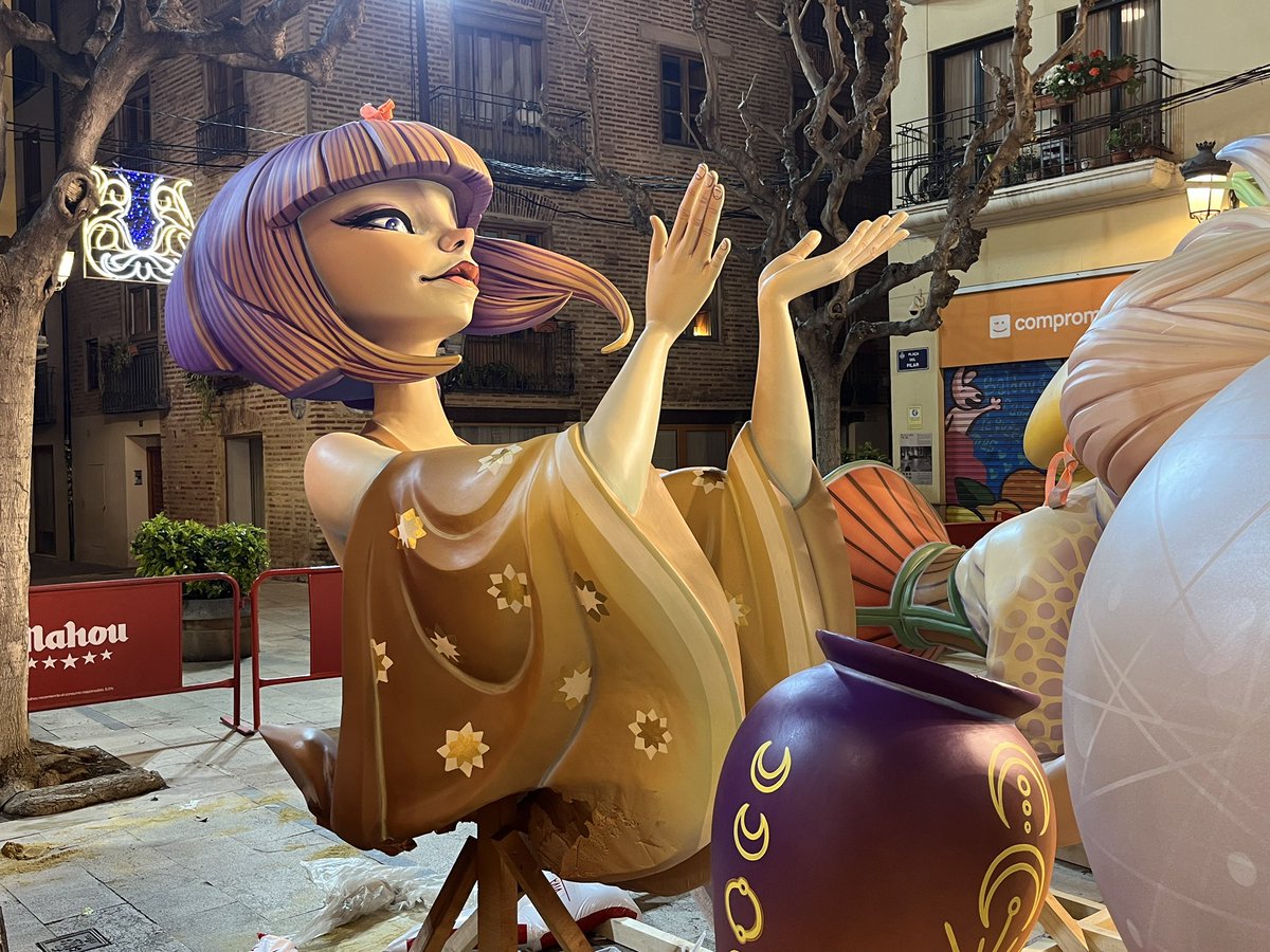 Falla del Pilar tweet media