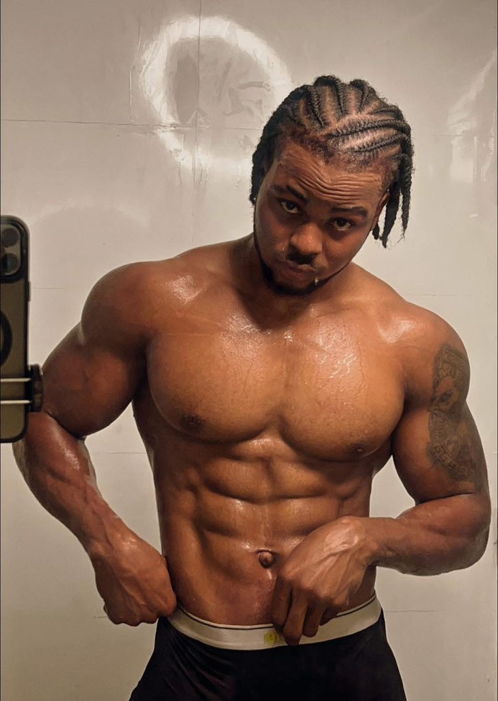 Mr Chesticle 👑 tweet media